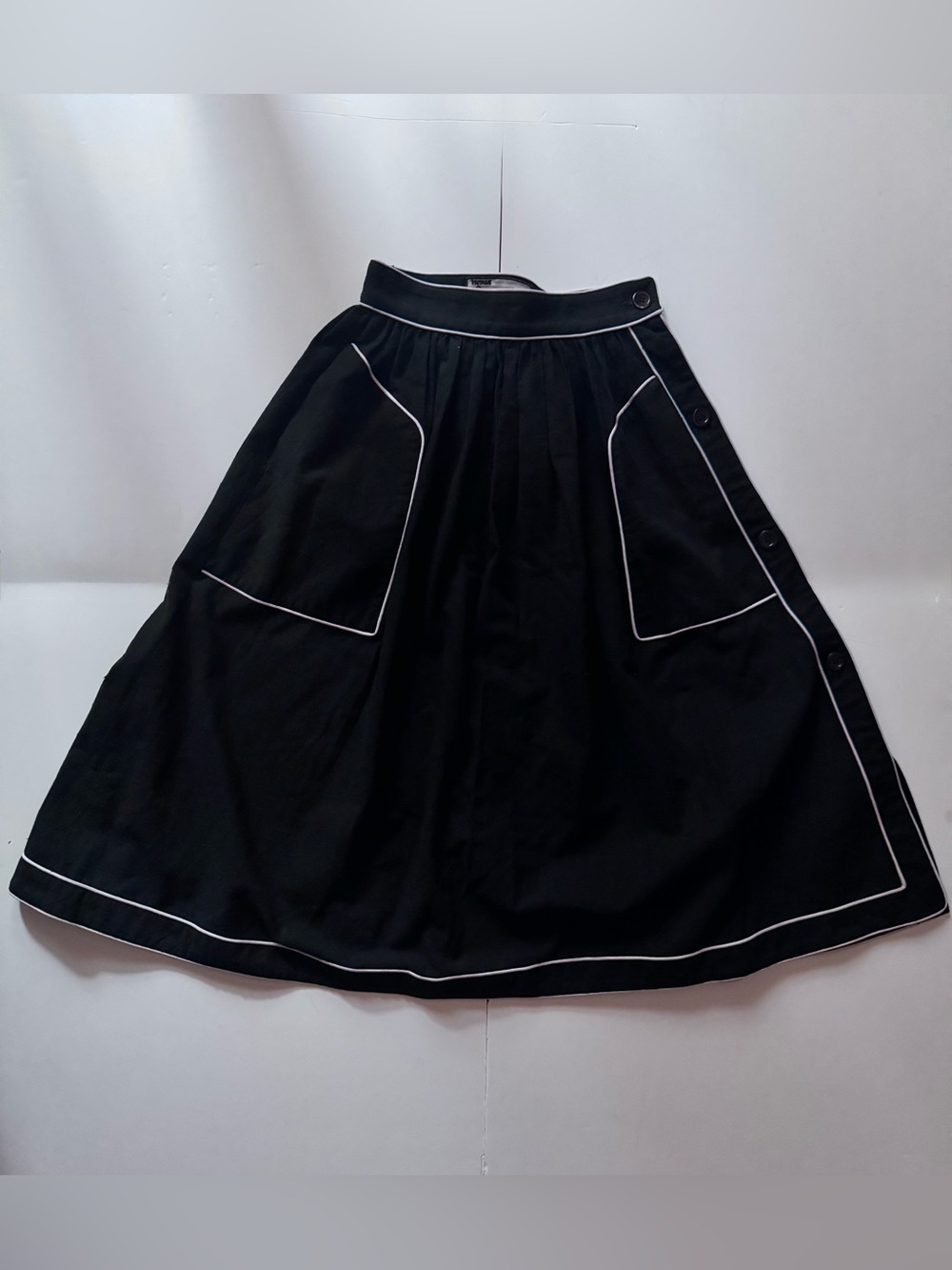 Vintage Jill Stuart Black w/ Pink Piping A-Line Skirt  in Size 4 (fits like XS)